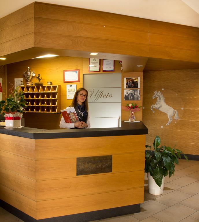 Albergo Cavallino Bianco Rumo Екстер'єр фото